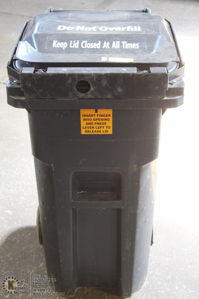 LOCKING BEAR SAVER GARBAGE BIN ON WHEELS