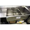 Image 1 : 3 WELL STAINLESS STEEL COMMERCIAL CORNER SINK