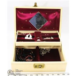 JEWELLERY BOX WITH CONTENTS.
