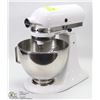 Image 1 : KITCHENAID CLASSIC MIXER WITH WHIP ATTACHMENT