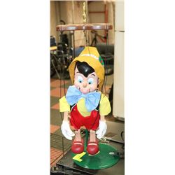 DISNEY CLASSIC SINGING PINOCCHIO MARIONETTE ON