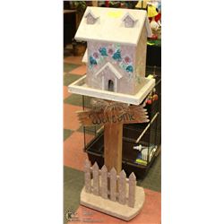 WELCOME SIGN BIRD HOUSE.