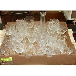 FLAT OF 36PC PINWHEEL CRYSTAL INCL 25 GLASSES,