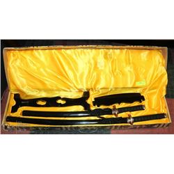 KATANA SWORD SET IN DISPLAY BOX