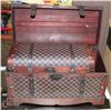 Image 1 : LOT OF 2 TREASURE CHESTS (1 LARGE AND 1 SMALL)