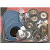 Image 1 : FLAT OF ASSORTED WIRE WHEELS AND FLAT DISCS.