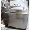Image 2 : USED HENNY PENNY PRESSURE FRYER MODEL #600