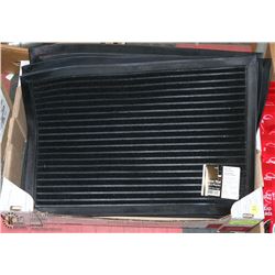 LARGE FLAT OF 8 NON-SKID INDOOR/OUTDOOR FLOOR