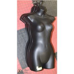 6 HANGING MANNEQUINS