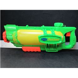 New Water Warrior Outlaw Water Soaker / shoots water up to 42ft