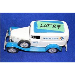 ERTL 1932 Ford Delivery Van Bank