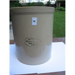 1 Gallon Medalta Crock - No cracks