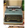 Image 1 : LETTERA 22 TYPE WRITER