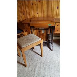 SINGER SEWING C/W STOOL