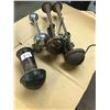 Image 5 : 3 Vintage car/truck horns