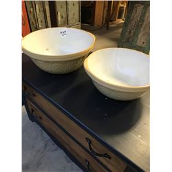 2 mixing bowls, gripstand, Made in England