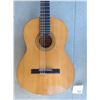 Image 3 : Ariana Guitar