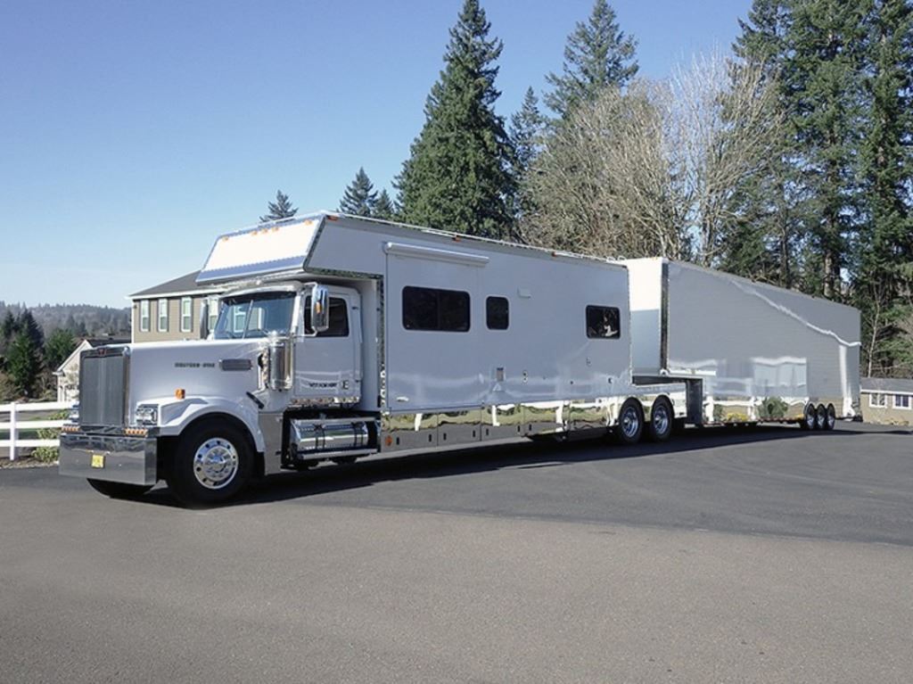 2008 Renegade Toterhome 2300XSTime Lot Selling Friday 430