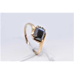 10kt yellow gold and hematite gemstone ring