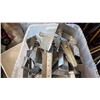 Image 2 : TOTE OF NEW JOIST HANGERS