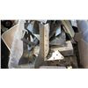 Image 3 : TOTE OF NEW JOIST HANGERS