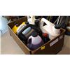 Image 1 : BOX OF TRANSMISSION FLUID AND CHAINSAW FLUID AND OIL