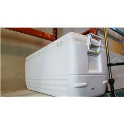 LARGE IGLOO COOLER