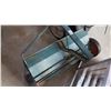 Image 2 : LARGE GARDEN SPREADER