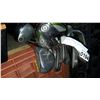 Image 2 : 3 BUNDLES OF GOLF CLUBS