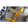 Image 1 : YELLOW 1250LB ENGINE STAND