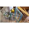 Image 2 : PLANTER STANDS AND WIRE RACK