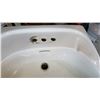 Image 5 : PORCELAIN PEDESTLE SINK