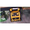 Image 1 : CAT BATTERY JUMP STARTER