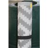 Image 2 : OUTDOOR 5X 8 AREA CARPET