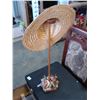 Image 2 : DECORATIVE HAT AND STAND
