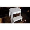 Image 3 : 2 STEP STOOL