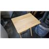 Image 2 : 4 FOLDING MAPLE TV TRAYS