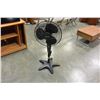 Image 1 : BLACK HONEYWELL FLOOR FAN
