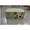 Image 2 : METAL TRUNK