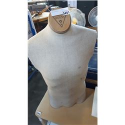 DRESS MANNEQUIN