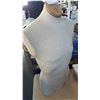 Image 2 : DRESS MANNEQUIN