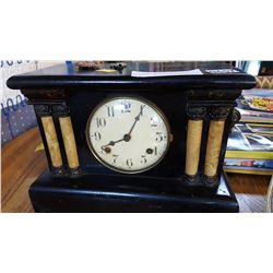 MANTLE CLOCK WITH KEY