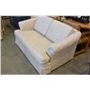 Image 2 : UPHOLSTERED LOVE SEAT