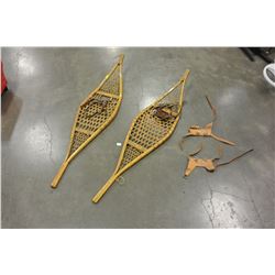 VINTAGE SNOW SHOES