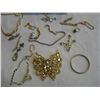 Image 2 : LOT OF RHINESTONE JEWELLRY