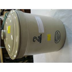 MEDALTA 2 GALLON CROCK WITH LID