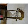 Image 3 : COLEMAN LANTERN OIL LANTERN AND HOURGLASS