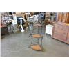 Image 1 : METAL FOLDING CORNER SHELF
