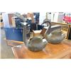 Image 3 : 2 BRASS DUCK PLANTERS
