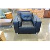 Image 1 : BLACK LEATHER ARMCHAIR